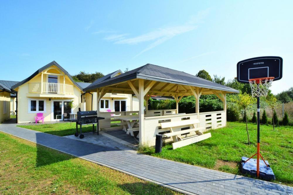 Holiday Resort, Ustronie Morskie Eksteriør bilde