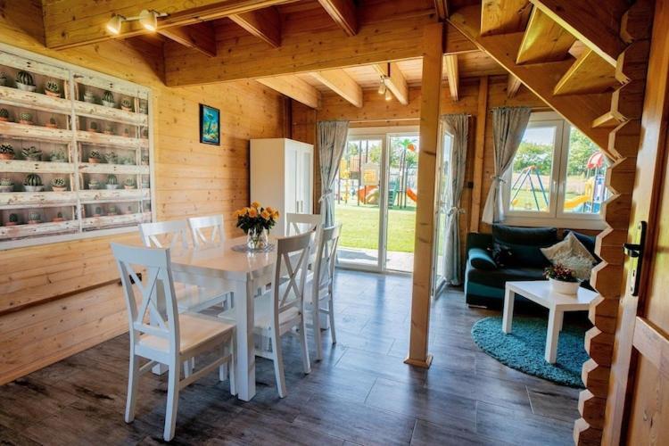 Holiday Resort, Ustronie Morskie Eksteriør bilde